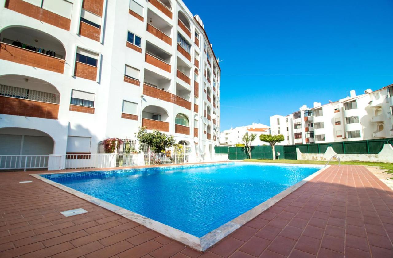 Ocean View Apartment - Pool And Sea View & Albufeira Center Esterno foto